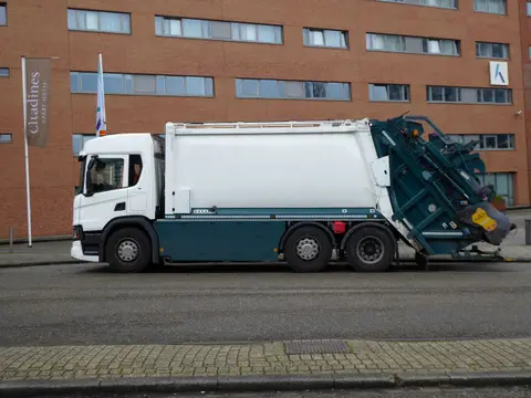 Lift bay with a vehicle raised