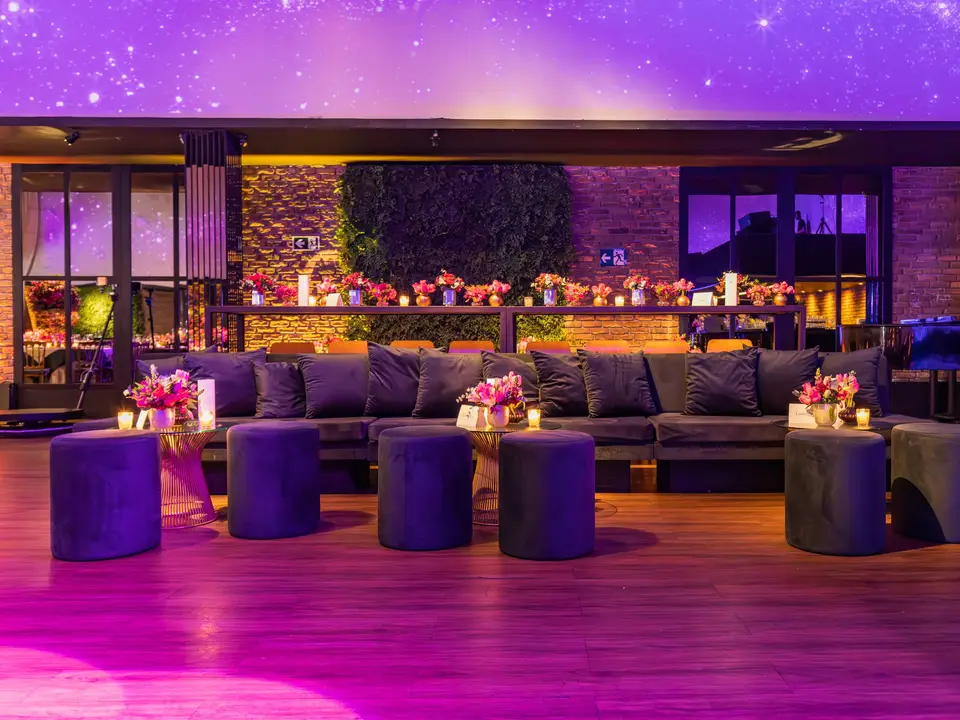 Lounge seating with flowers