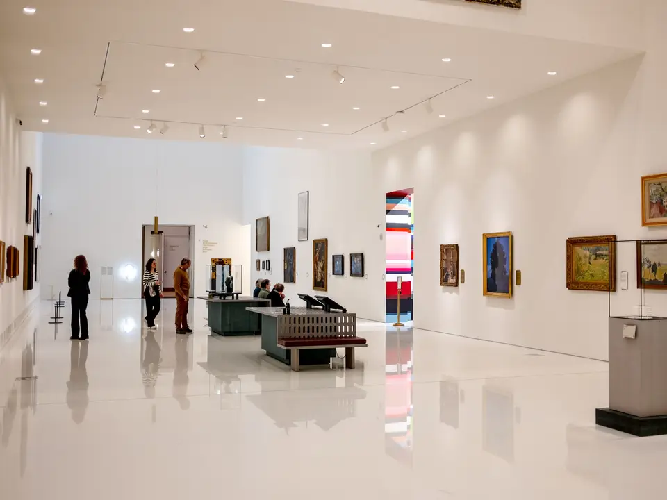 Accessible ramp in a gallery layout