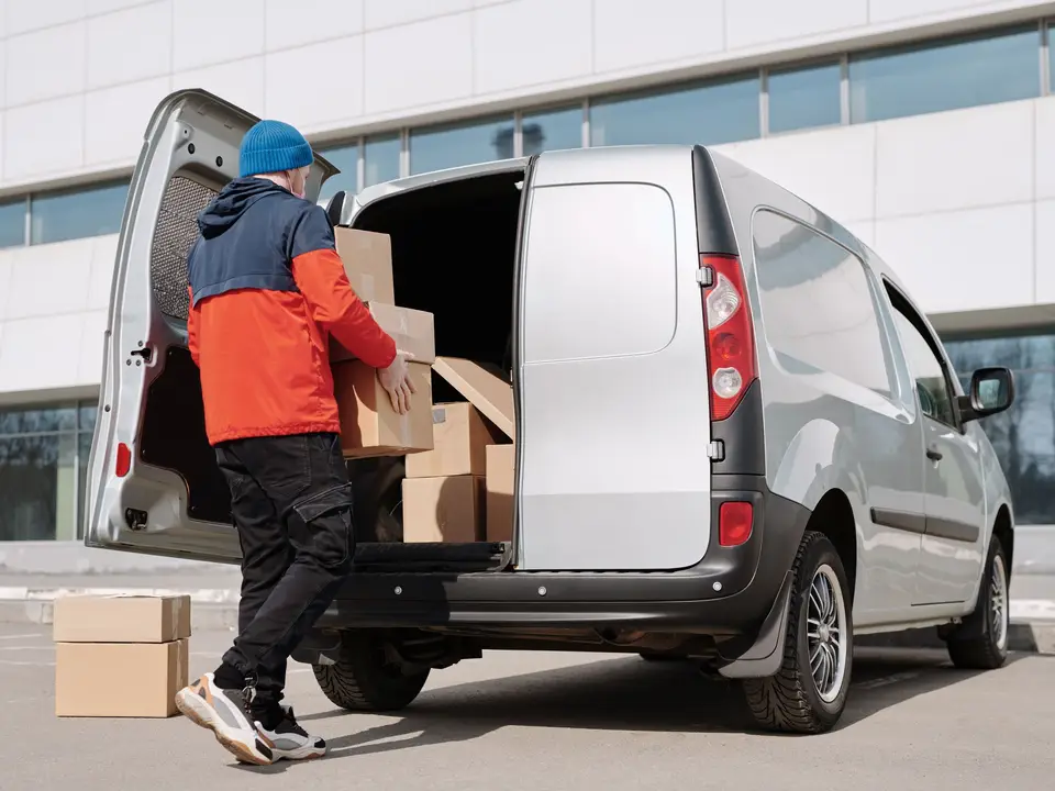 Color-coded moving boxes