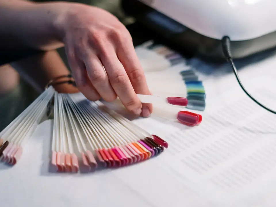Soak-off appointments include jojoba oil and a printed home-care card.